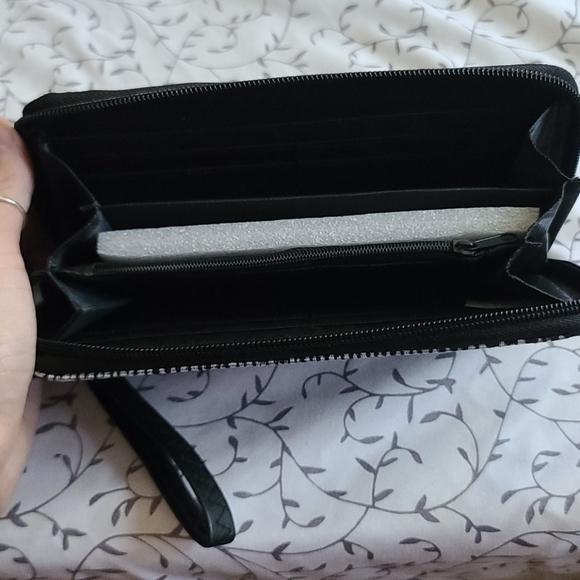 💥 Free with Bundle 💥 Aztec Wristlet wallet - Picture 2 of 3